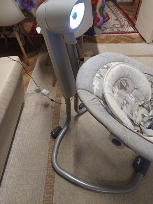 Детский шезлонг в отличном состоянии Jole