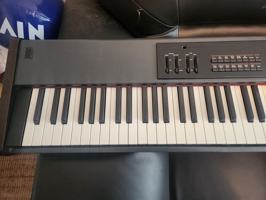 Sintetizator Roland rd-150 - no power