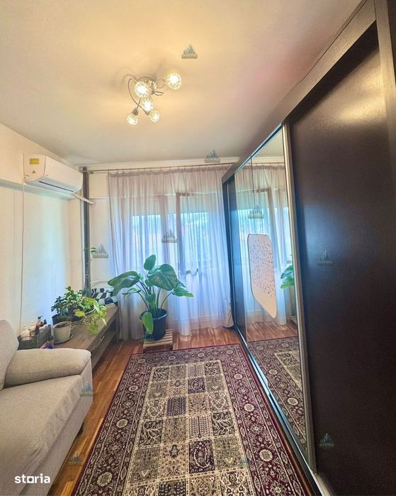 Apartament 3 camere de vânzare – Zona Valah