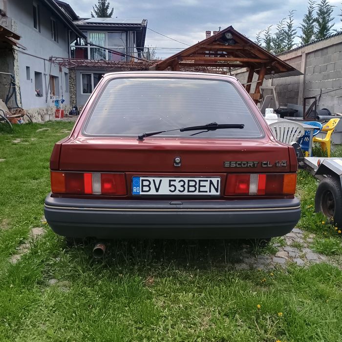 FORD Escort 1987 — imagine 2