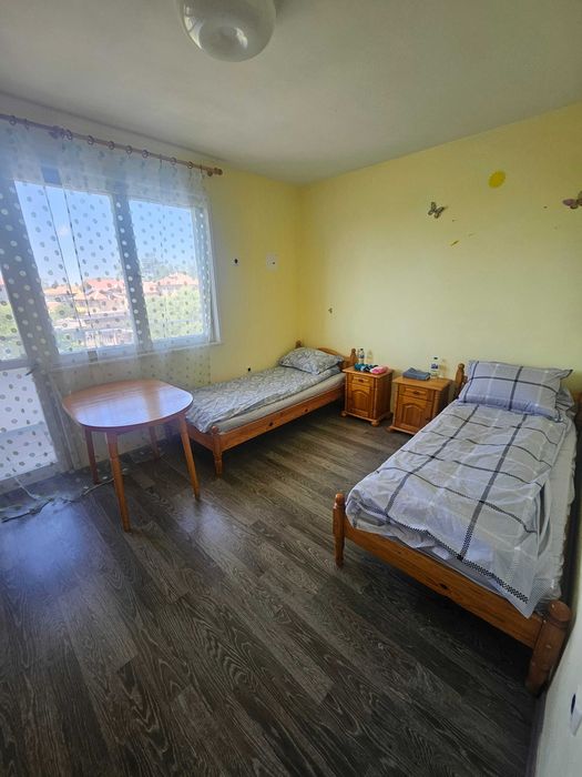 Продава се самостоятелна къща в гр. Ахелой
