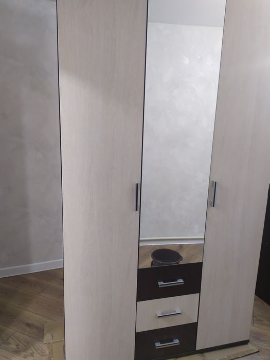 Продам шкаф 3х дверны