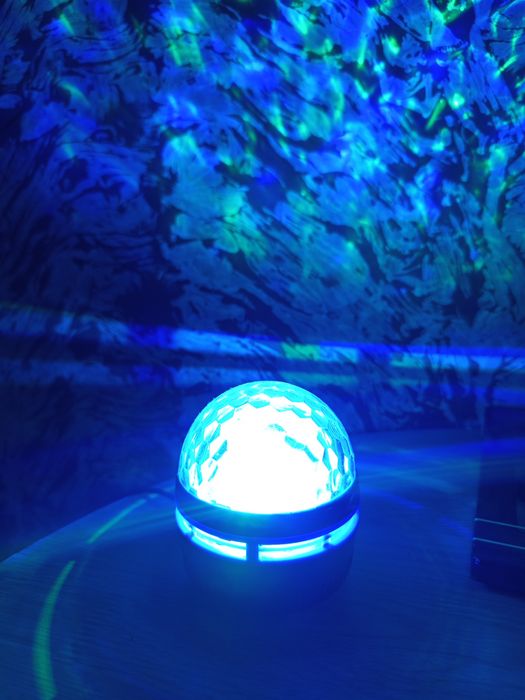 Led cu 6 lumini ,cu încărcător,cu telecomanda