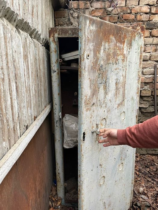 Железный ящик для хранение