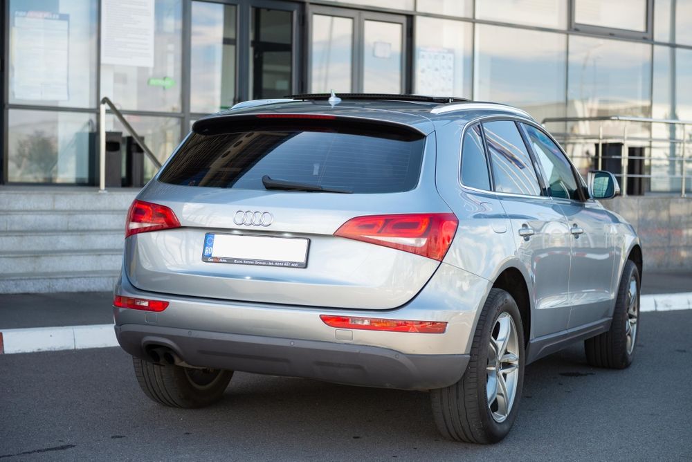 Vând Audi Q5  quattro