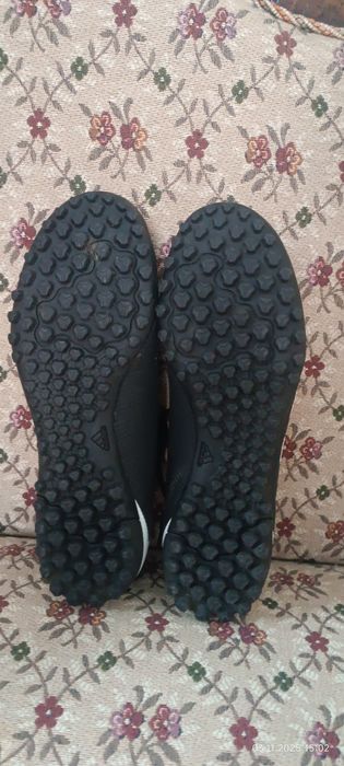 Футболни обувки-стоножки