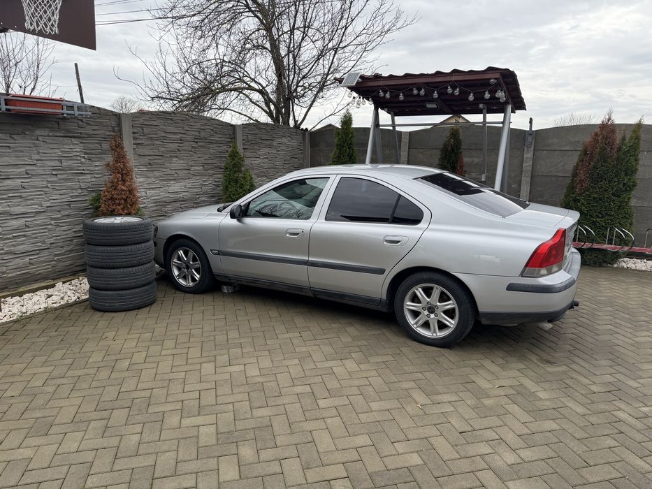 Volvo S60 16.09.2002  2.4  Benzina