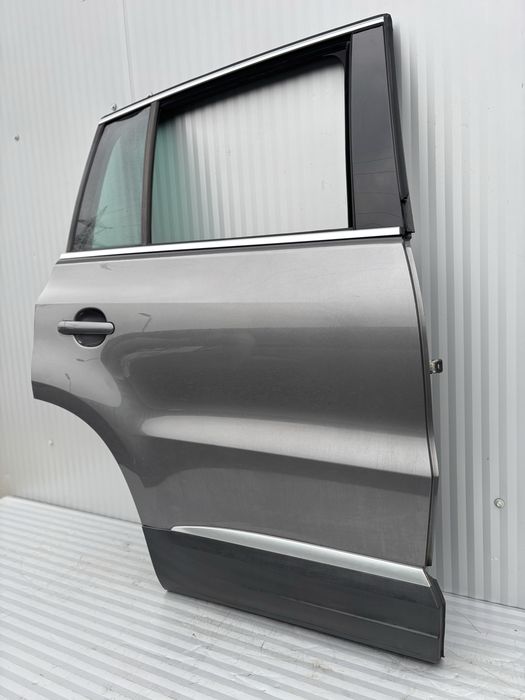 Usa dr spate vw Tiguan 5N Facelift cod de culoare LD7R 2012-2015
