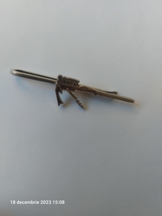 Ac  vechi de cravata  argint