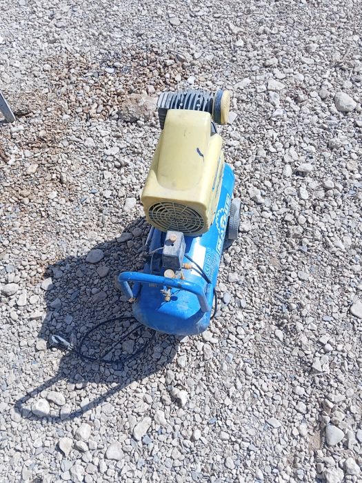 Воздушный компрессор