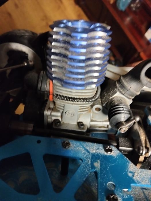 Automodel RC 1:8 nitro