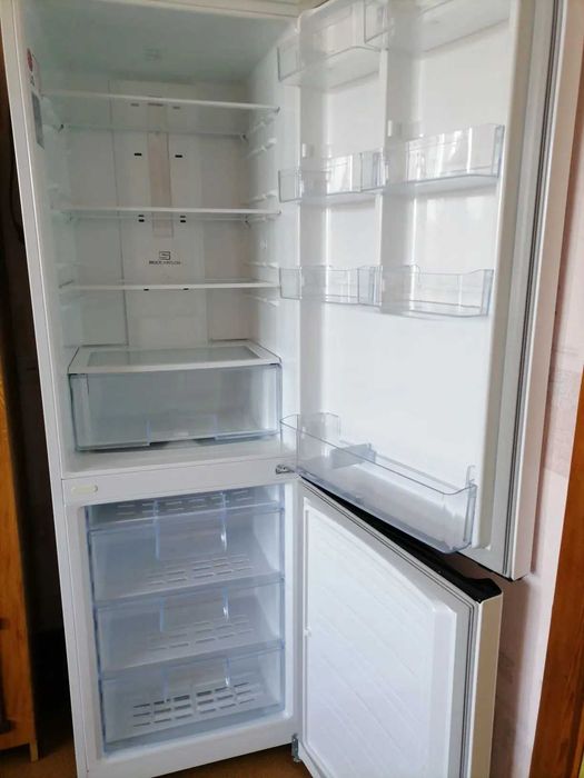 Холодильник LG отличное состояние