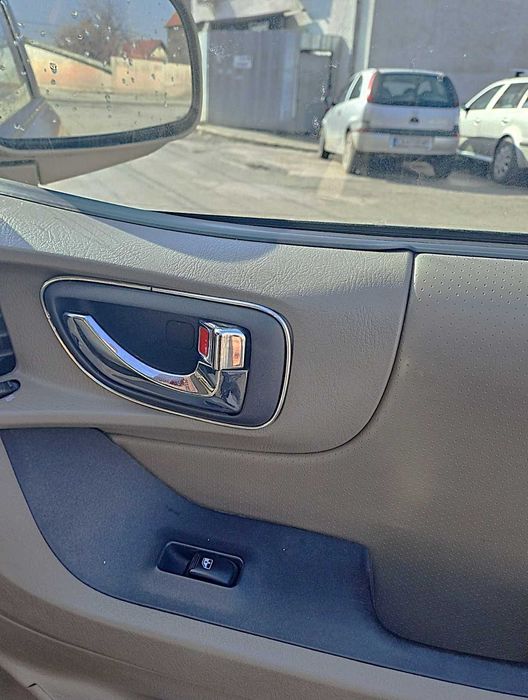 Hyundai Santa Fe 1 на части