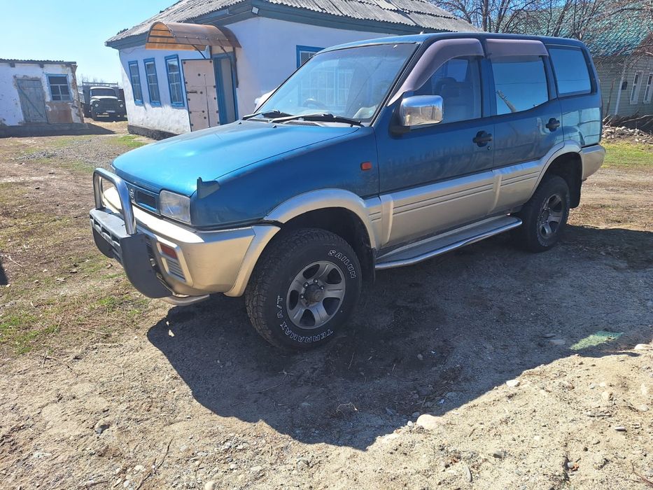 Nissan mistral 1994