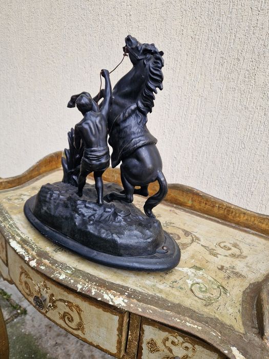 Прекрасна антикварна френска фигура статуетка скулптура