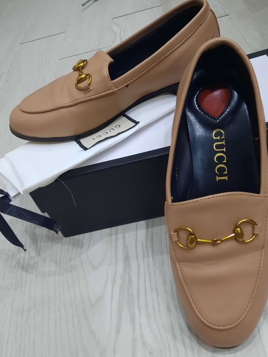 Туфли гуччи носила пару раз