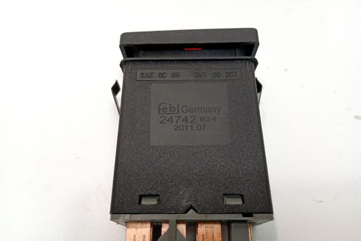 Buton avarii 24742624 Volkswagen VW Passat B5