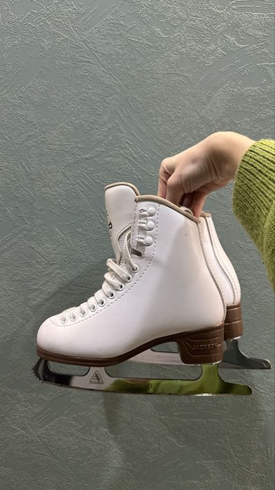 Продаю профессиональные коньки Jackson