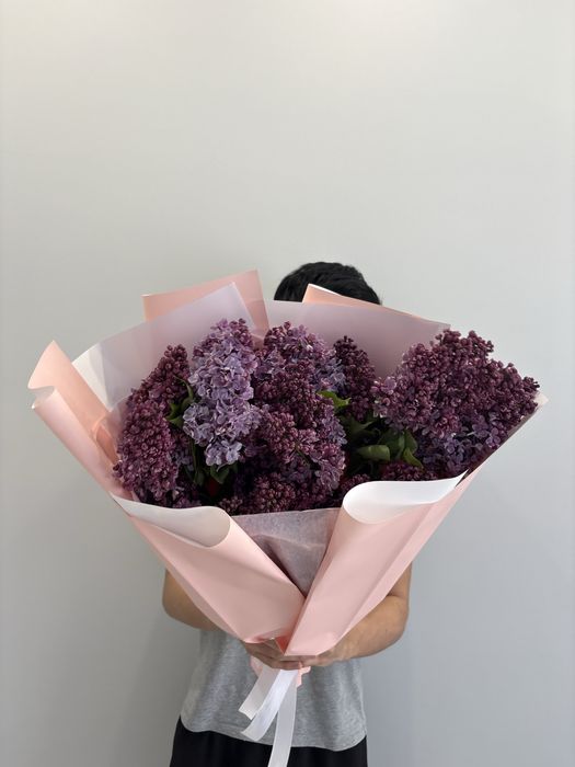 Красивый букет из сирени