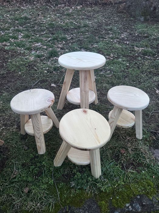 Дървено столче, маса, гега, ограда