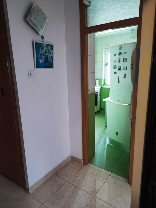 Închiriez apartament 3 camere Apusului, militari