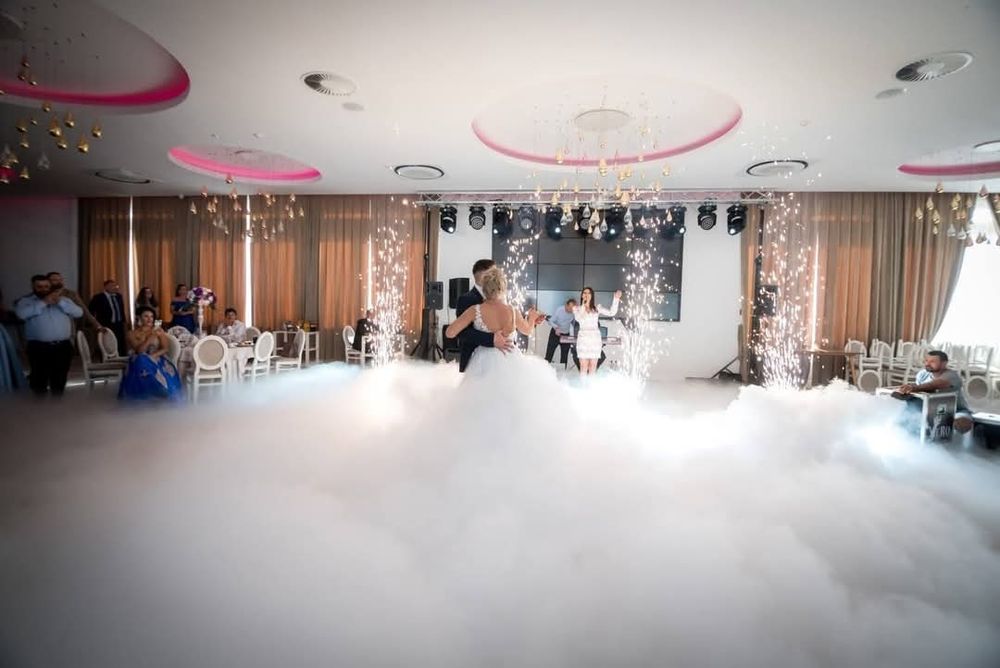 Fum greu / artificii / baloane cu fum / cabina foto / nunta / botez