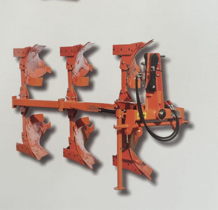 Плуг оборотный 3-х корпусный