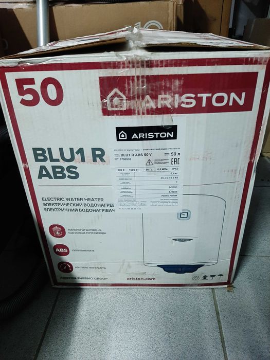 Водонагреватель  Аристон
