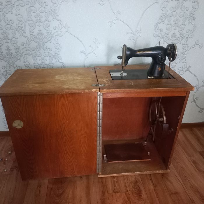 Швейная машинка продам