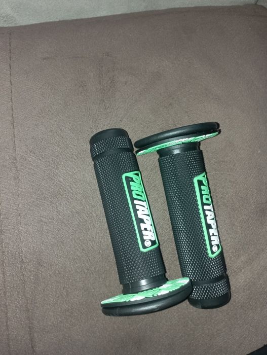 Продам шлема и грипсы