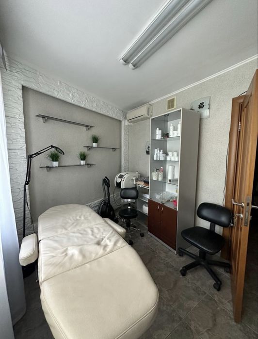 Аренда кабинета в салоне красоте в 8 мкр.