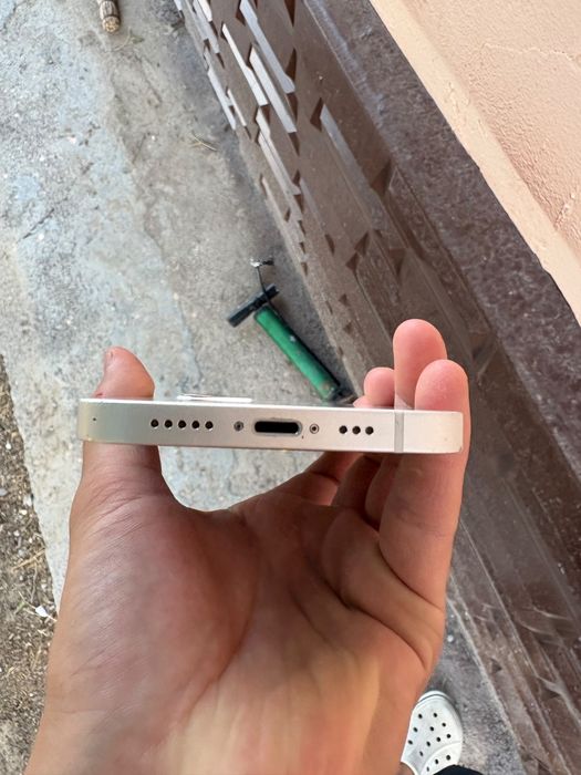 Iphone 12.      .