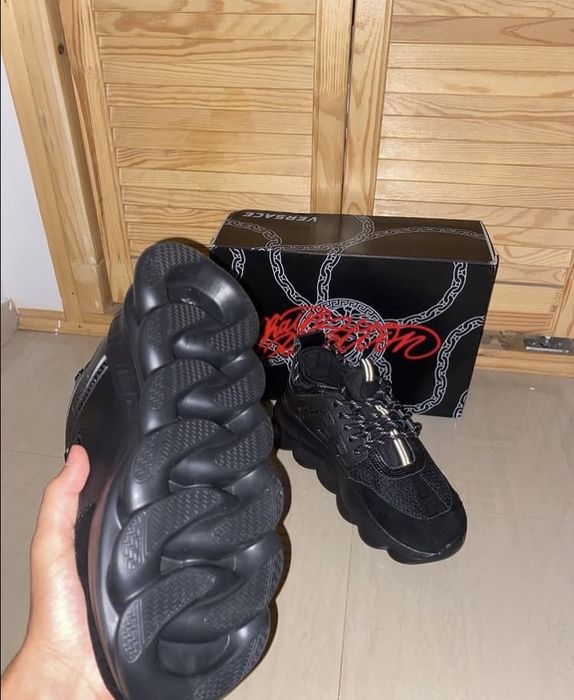 Versace chain reaction