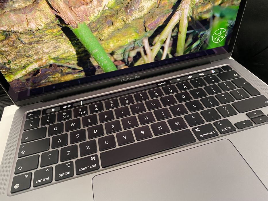 MacBook Pro 13-inch/ M1/ 16 Gb RAM / 256 Gb / Space Gray/ Ca nou