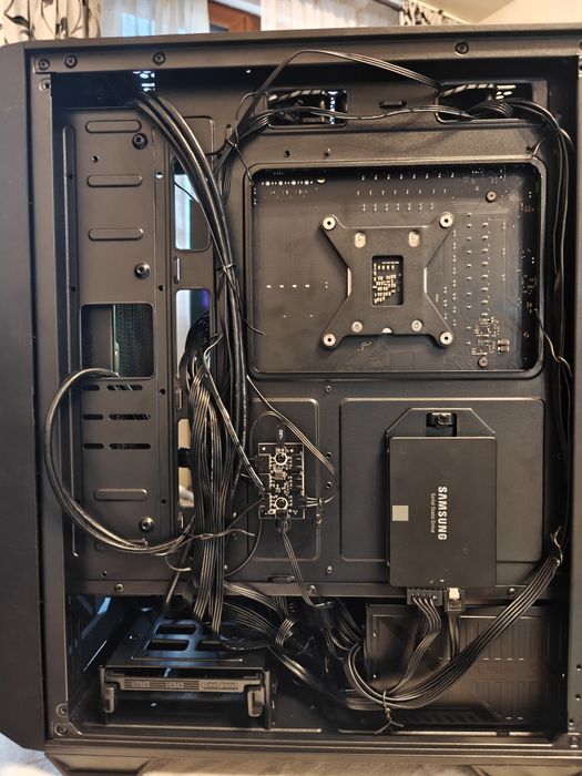Calculator PC Gmaing  I5 Ultra 245k, RTX 5060ti 16gb, Cooler pe apă RGB