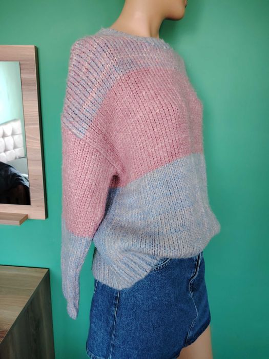 Пуловери размер S и М на цени 10- 15лв.