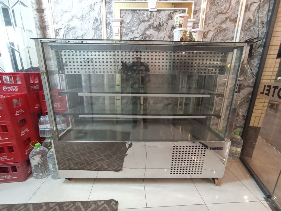 Холодильник витрина