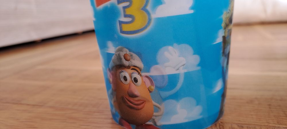 Различни комплекти чаши