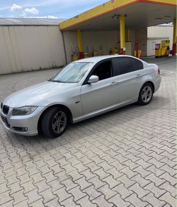BMW seria 3 e90 318i an 2009