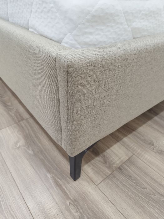 Кровать спальная