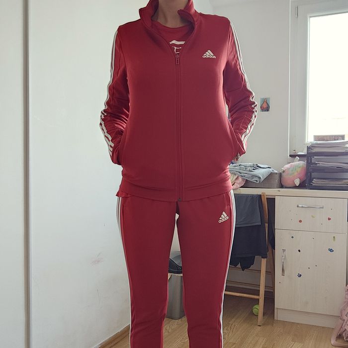 Treningul Adidas rosu