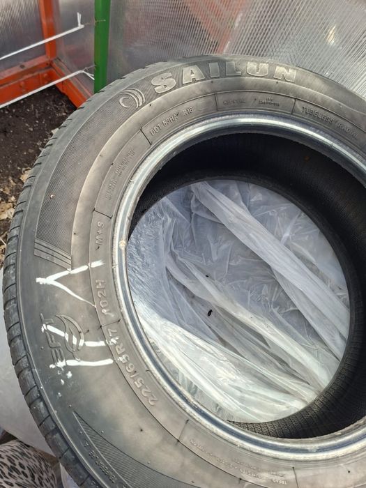 Шины 225/65R17  продам