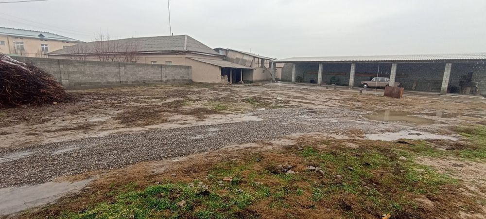 Uchastka yer sotiladi