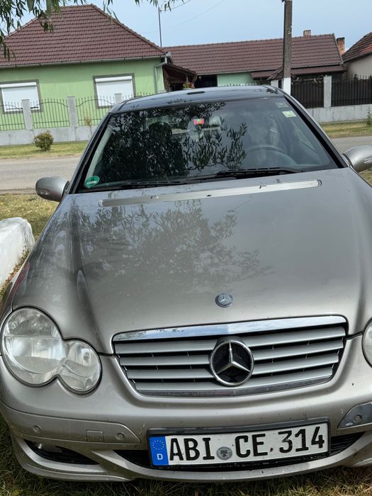 Vând sau schimb auto