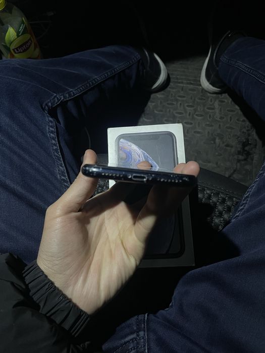 Iphone Xr black 64 gb