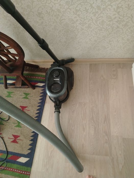 Пылесос Samsung, черный цвет