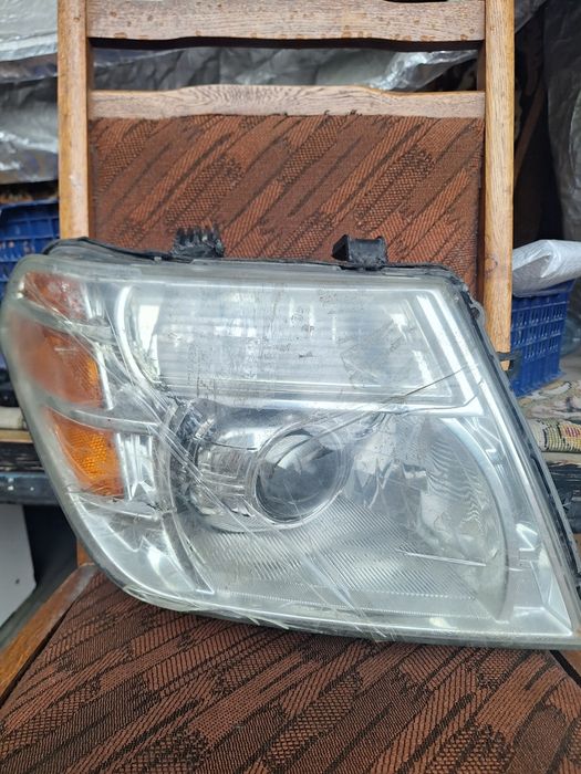 Фары пайтфандер р51