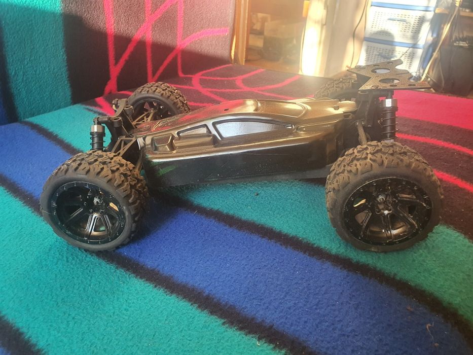 se vinde șasiu automodel 4wd electric