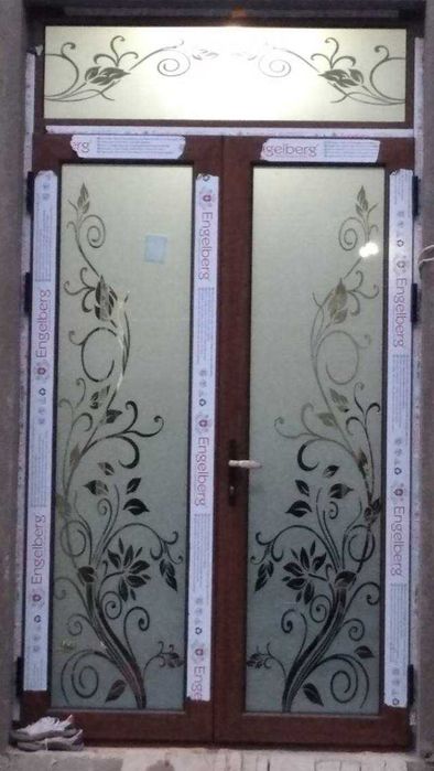 Imzo romlari. Sifatli Termo energiya tejovchi eshik va derazalar.