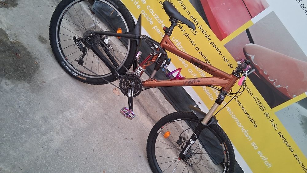 Bicicleta full suspension Felt Redemption 2